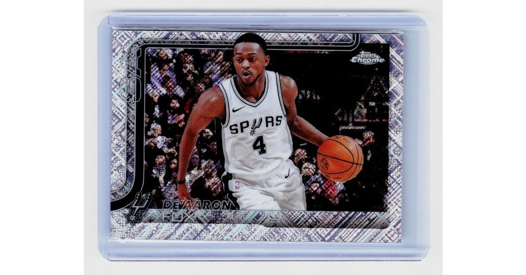 2025-26 Topps Chrome -  De'Aaron Fox #233 Skylight Refractor0